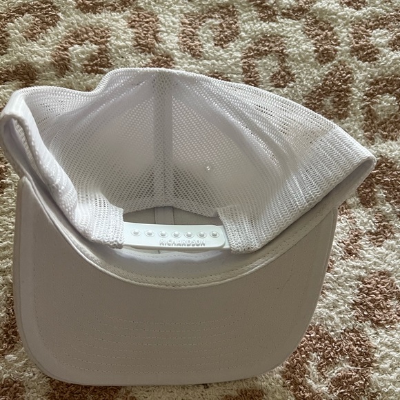 Alani hat NEW white teal embroidered trucker adjustable - Picture 2 of 2